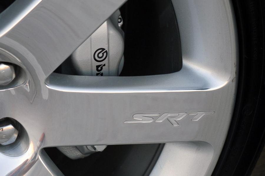  Chrysler 300C SRT8 2012 года  (фото 33 из 100)